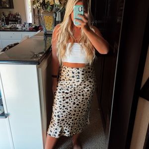 🆕 NWT black and beige leopard silk high waisted midi skirt